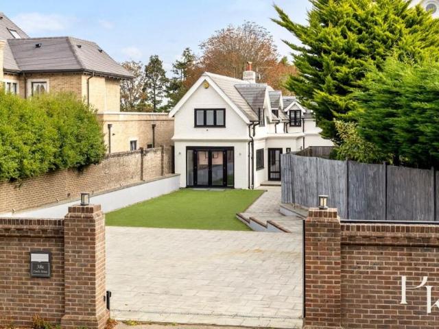 house for rent in Dyke Road Avenue, BN1 5LE