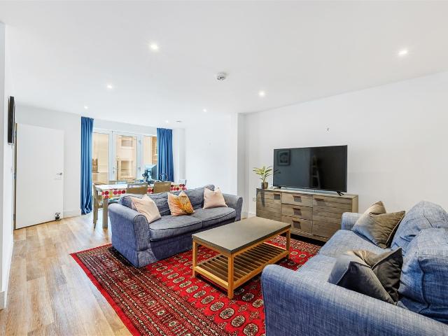 house for rent in Edward Terrace, Greenside Road, Shepherd's Bush W12