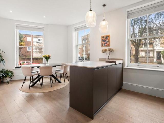 house for rent in Elmore Street, N1 3AJ