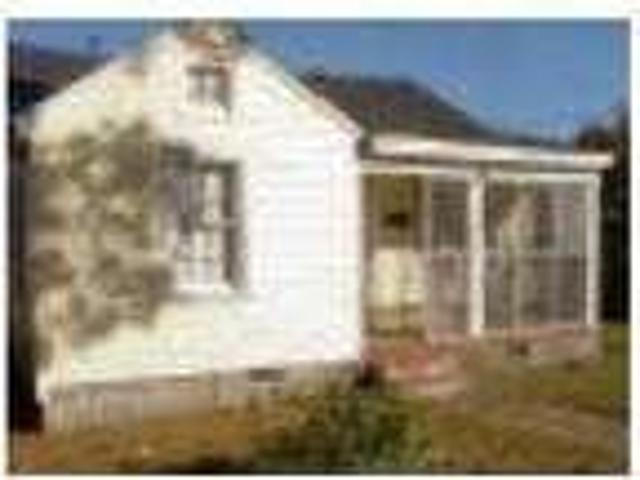 House for rent in Elizabeth City. Washer/Dryer Hookups!