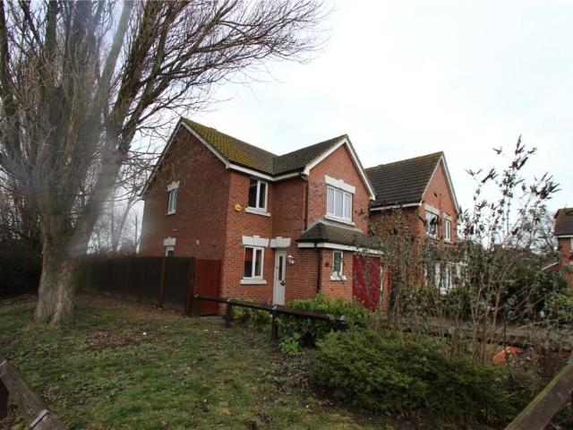 house for rent in Ensign Close, SS9 1FG
