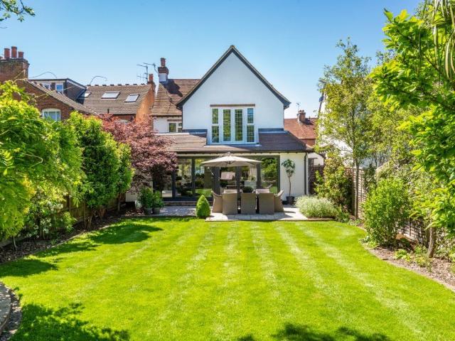 house for rent in Gerrards Cross Buckinghamshire SL9 8LX The Greenway, Chalfont St. Peter