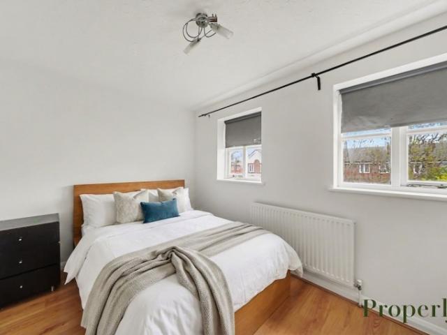 house for rent in Golden Plover Close, London, E16