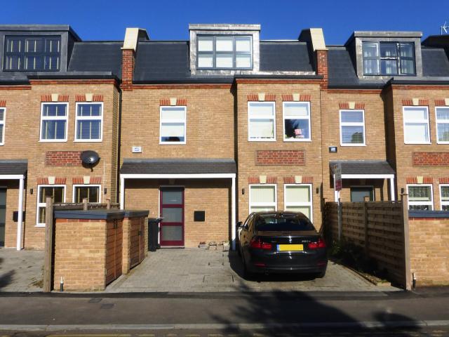 house for rent in Grafton Road, New malden, New malden