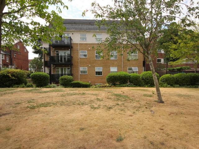 house for rent in Grange Road, W5