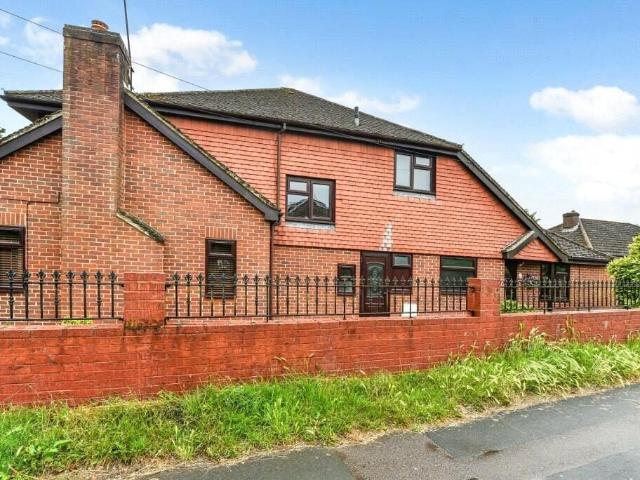 house for rent in Greenfields Avenue, GU34 2ED