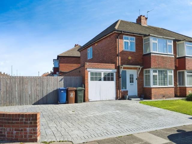 House for rent in Hesleyside Drive, Newcastle Upon Tyne Hesleyside Drive, Newcastle Upon Tyne