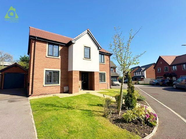 house for rent in Hewlett Way, BL5 2QZ