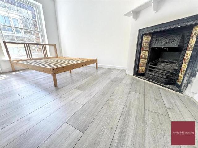 house for rent in High Street, DA11 0BB