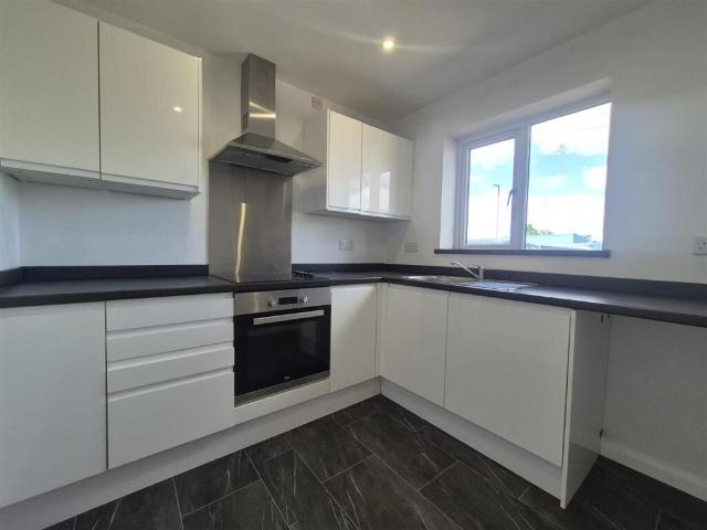 house for rent in High Street, DY9 8NF