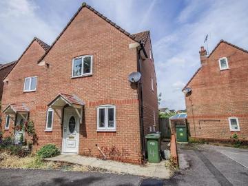 house for rent in High Street, GL11 5ND