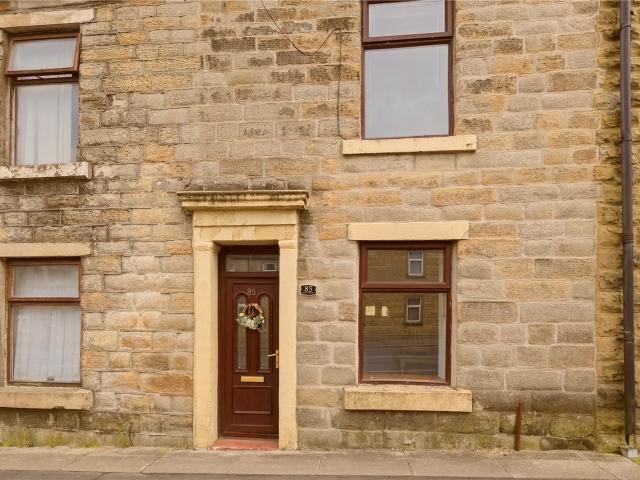 house for Rent in High Street, Rishton, BB1 4LD