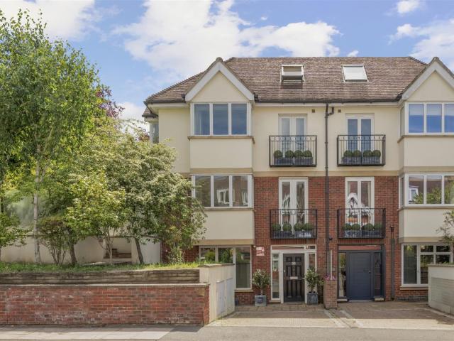 house for rent in Home Park Road, London