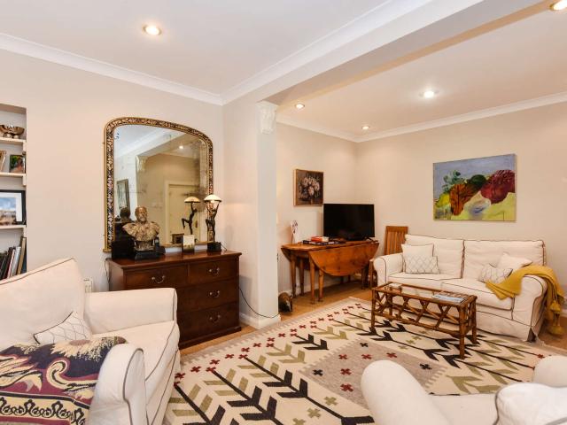 house for rent in Hollywood Mews, Chelsea, SW0