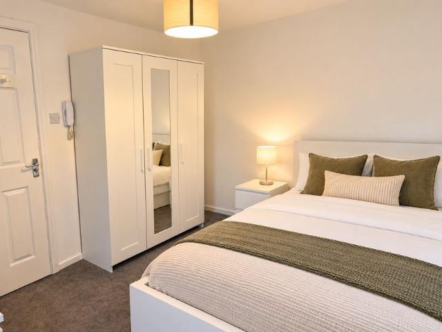 house for rent in Holmsley Walk, Oulton