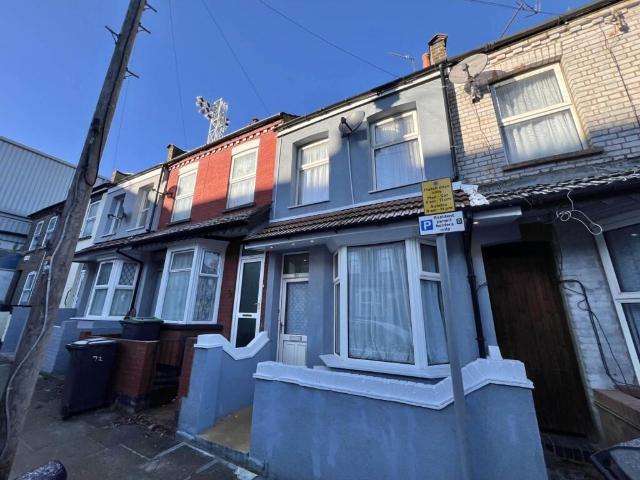 house for rent in Ivy Road, LU1 1DN
