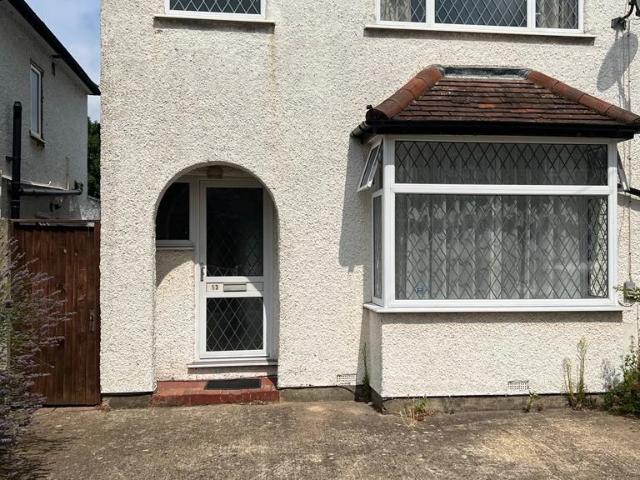 house for rent in King Georges Avenue, Watford, WD18