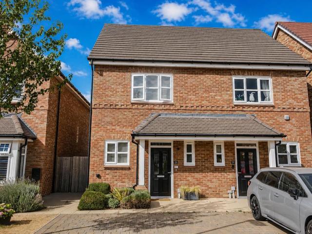 house for rent in King Henry Avenue, Wallingford