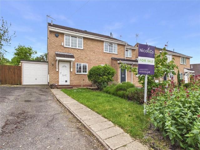 house for rent in Kingston Close, WR9 7RY
