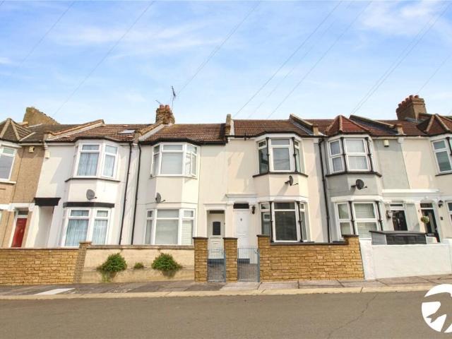 house for rent in Knockhall Chase, DA9 9EW