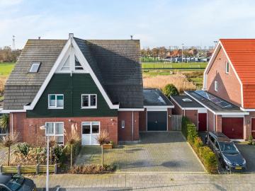 Assendelft, Zaanstad, Noord-Holland - Parkeerplaats