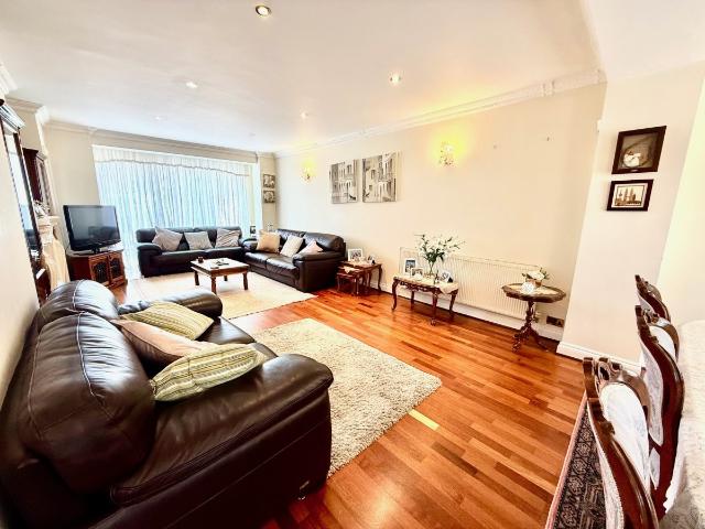 House for rent in Langside Crescent, N14 7DS