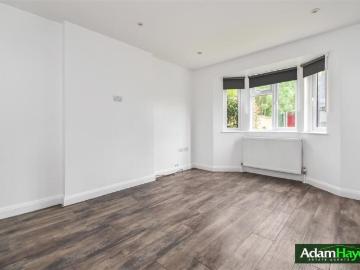 house for rent in Lankaster Gardens, N2 9AJ