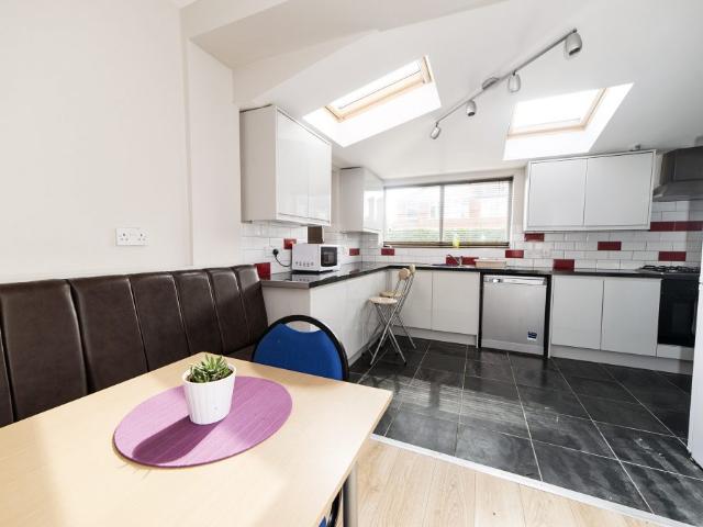 house for rent in Leighbrook Road, Fallowfield, M14