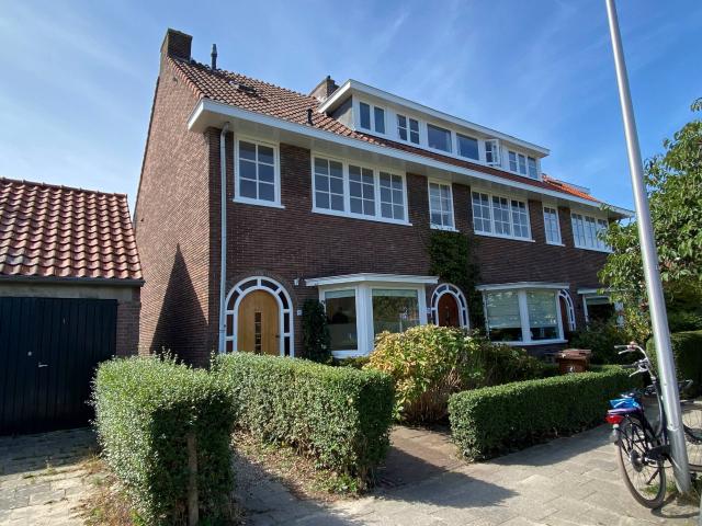 house for rent in Linnaeuslaan 37 3571TT Utrecht Tuindorp en Van Lieflandlaan West Utrecht