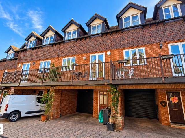 house for rent in London Road, Westerham, TN16