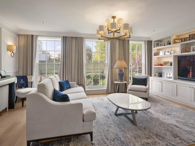 house for rent in London W14 8EE Somerset Square, Holland Park