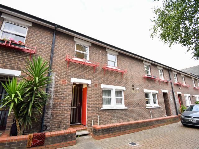 house for rent in Lockesfield Place, Canary Wharf,, E14 3AH