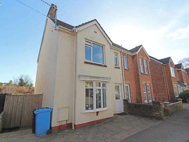 house for rent in Lodge Close, Penn Hill, Poole