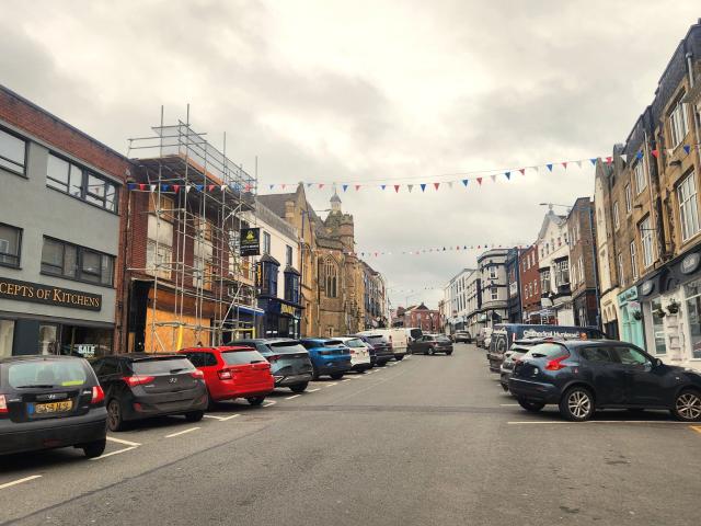 house for rent in Lower High Street, Stourbridge, DY8 1TA