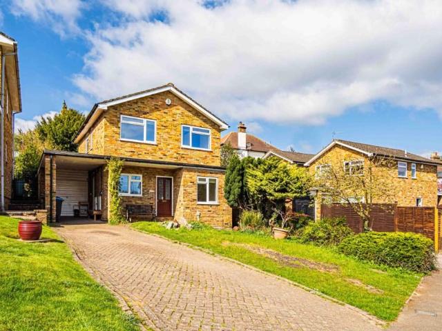 house for rent in Marwood Close, WD4 9HZ