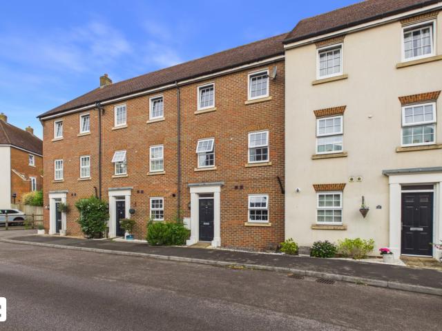 house for rent in Meadow Way, Horley, West Sussex, RH6