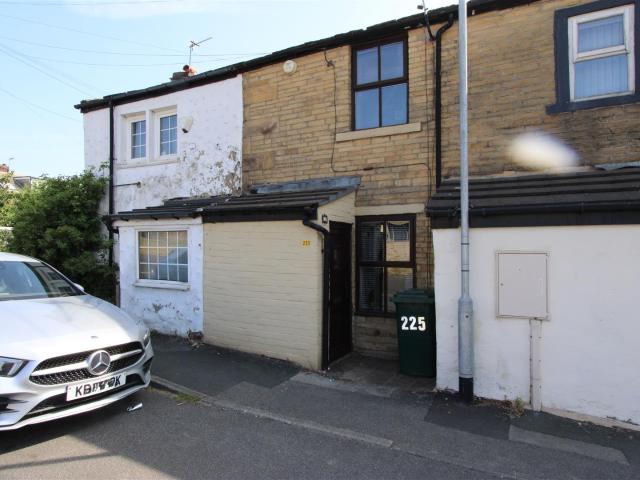 house for rent in Moorside Road, Eccleshill, Bradford