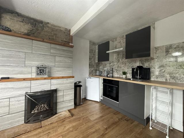 house for rent in Mount Tabor Road, Mount Tabor, HX2 0UP