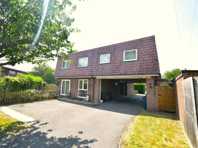 house for rent in New Road, Bourne End