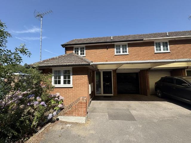 house for rent in Ockford Road, GU7 1QY