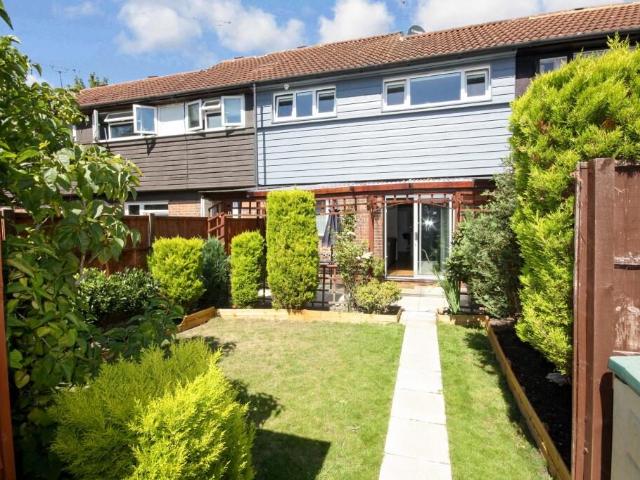 house for rent in Park Side, SS13 1NL