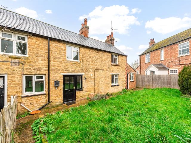house for rent in Pear Tree Cottage, High Street, Carlton, Bedfordshire, MK43 7LA