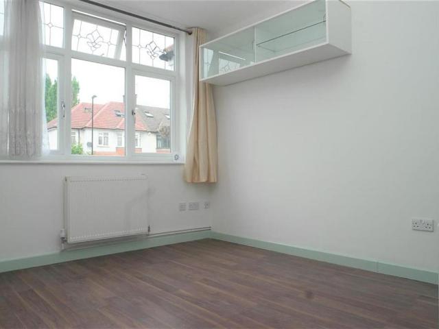 house for rent in Pitfold Road, London, SE12