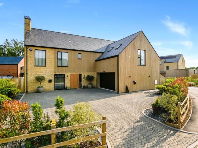 house for rent in Pluckley