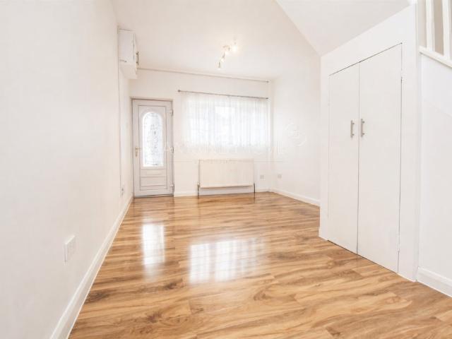 house for rent in Property, UB2 5QY