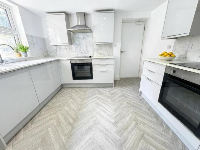 house for rent in Property, DA12 2SR