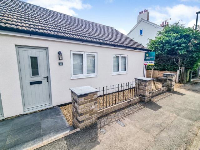 house for rent in Property, GU12 5JH