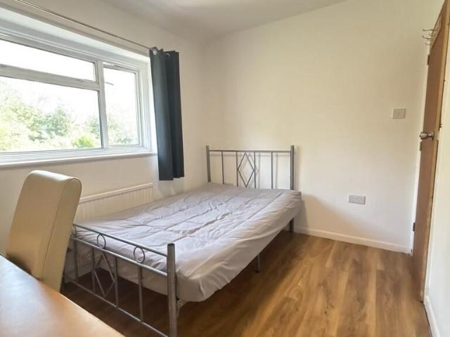 house for rent in Property, GU2 8UT