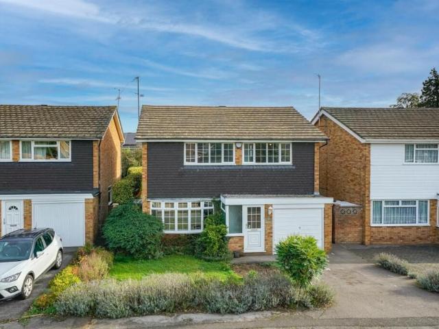 house for rent in Property, HP23 5NN