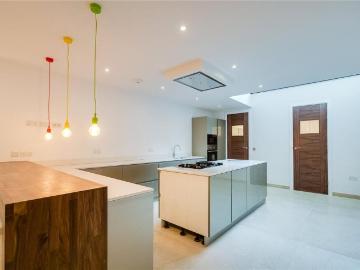 house for rent in Property, SW18 3TF